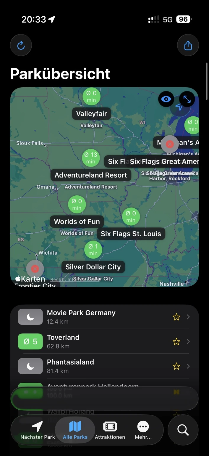 Parkübersicht der echten iPhone-App mit einer Karte und einer Liste nahe gelegener Freizeitparks